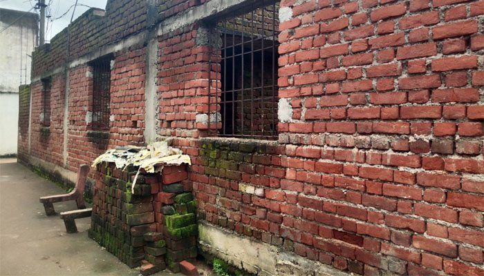 पूर्व पार्षद और परिवार का शासकीय जमीन पर अवैध निर्माण, तहसीलदार ने दिया स्थगन आदेश शासकीय जमीन पर अवैध निर्माण