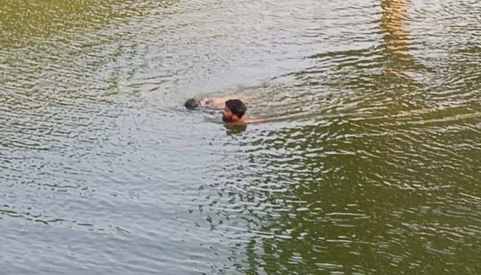 पिकनिक स्पॉट में नहाने गया युवक गहरे पानी में डूबा, मौत से मचा हड़कंप पिकनिक स्पॉट में दर्दनाक हादसा