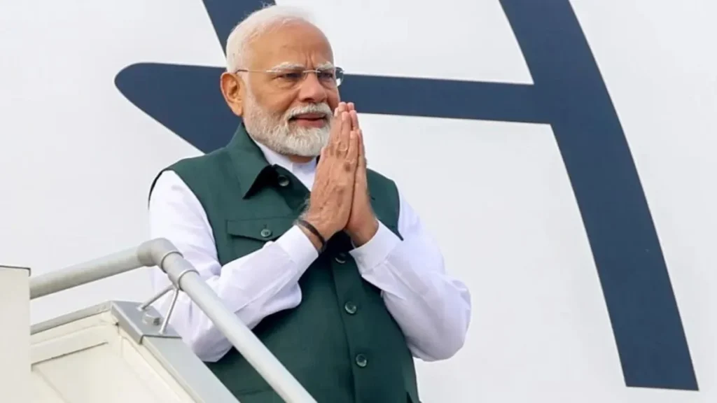 G20 summit: प्रधानमंत्री नरेंद्र मोदी तीन दिन के दौरे पर जाएंगे दक्षिण अफ्रीका, G20 शिखर सम्मेलन में होंगे शामिल G20 summit: प्रधानमंत्री नरेंद्र मोदी तीन दिन के दौरे पर जाएंगे दक्षिण अफ्रीका, G20 शिखर सम्मेलन में होंगे शामिल