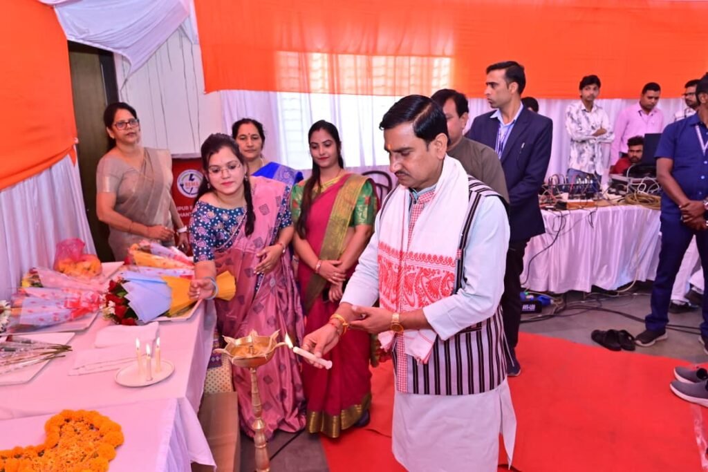 CG News : “जनजातीय परंपरा ही भारत की आत्मा” - केंद्रीय राज्यमंत्री तोखन साहू