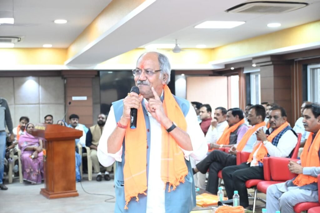 रायपुर पश्चिम में SIR रणनीति बैठक: सांसद बृजमोहन बोले- 'SIR से छत्तीसगढ़ में आएगी विश्वास की सुनामी'