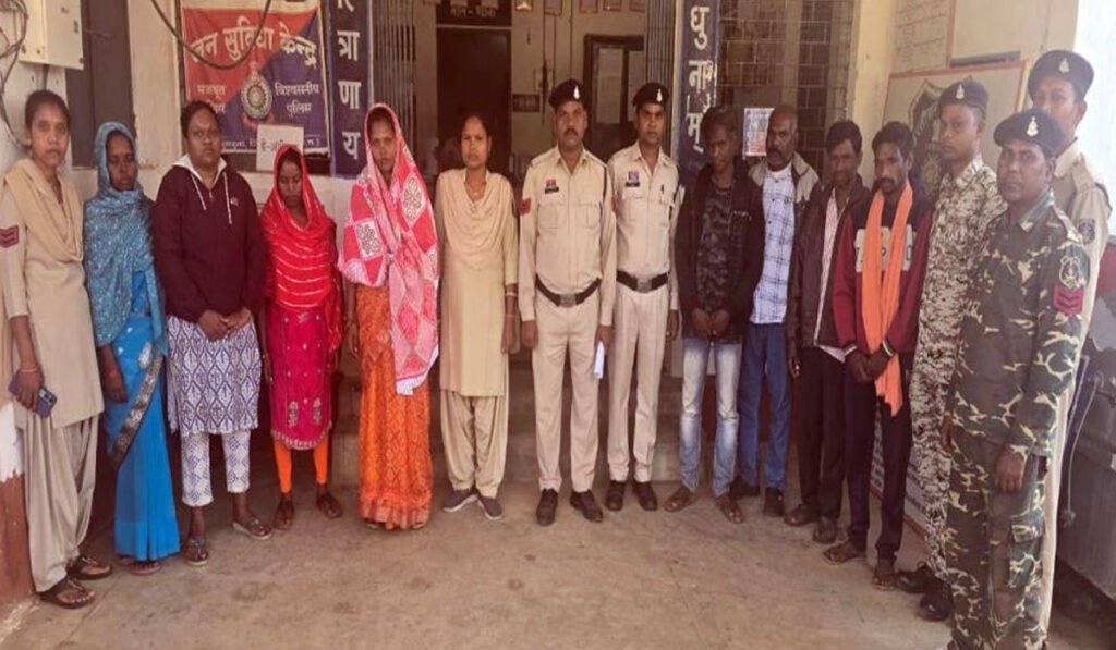 महिला की बेरहमी से पिटाई