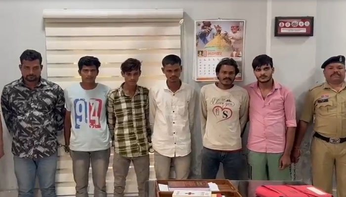 नशे के खिलाफ बड़ी कार्रवाई: 6 आरोपी और 1 नाबालिग गिरफ्तार, 3184 नशीली कैप्सूल बरामद नशे के खिलाफ बड़ी कार्रवाई