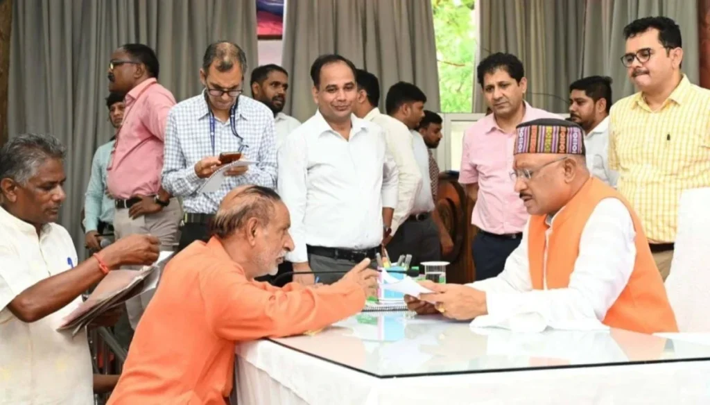 CG News: मुख्यमंत्री निवास में कल होगा जनदर्शन, आम लोगों की समस्याओं का होगा समाधान