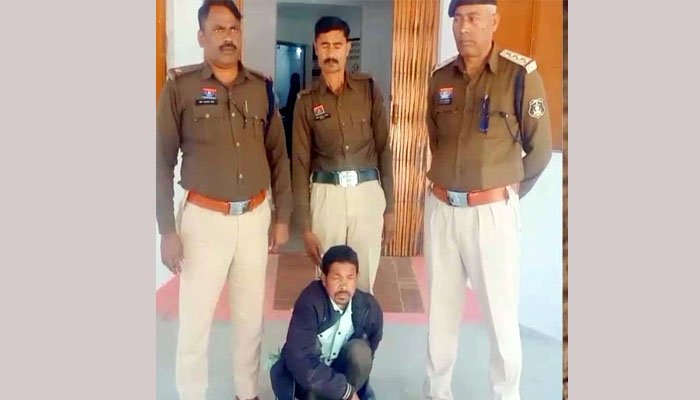 चाय न बनाने पर बेटे ने फरसे से काट डाली मां की गर्दन, थाने पहुंचकर खुद की बताई वारदात काट डाली मां की गर्दन