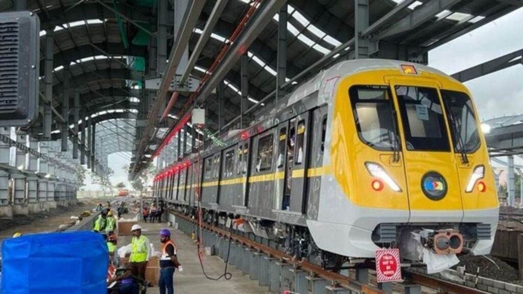 Indore: मेट्रो के अंडरग्राउंड स्टेशन के लिए रानी सराय गार्डन में हो रही पेड़ों की कटाई, जनहित पार्टी के कार्यकर्ताओं ने शुरू किया ‘चिपको आंदोलन’