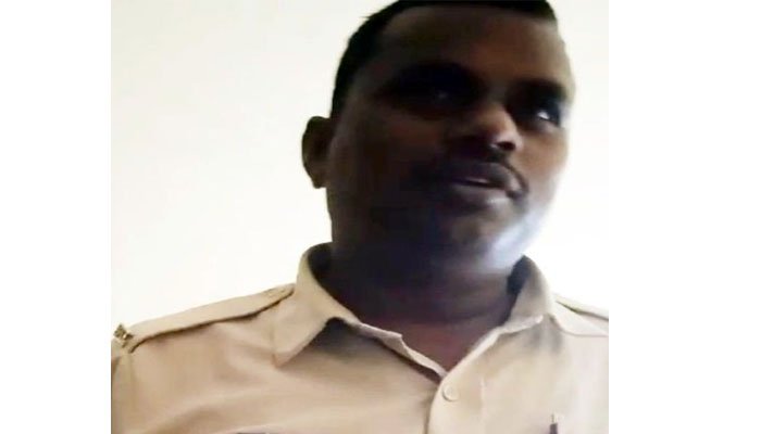 रिश्वतखोरी में दोषी प्रधान आरक्षक पर सख्त कार्रवाई, दो साल के लिए आरक्षक पद पर डिमोट रिश्वतखोरी में दोषी प्रधान आरक्षक