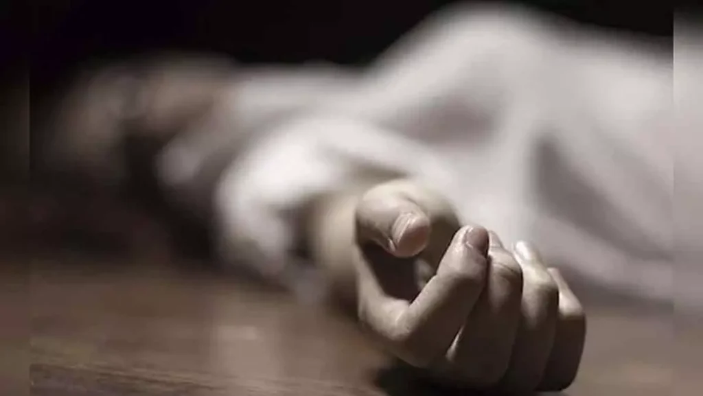 छोटी बहन ने नशेड़ी दूल्हे से बड़ी बहन बचाने के लिए आत्महत्या की