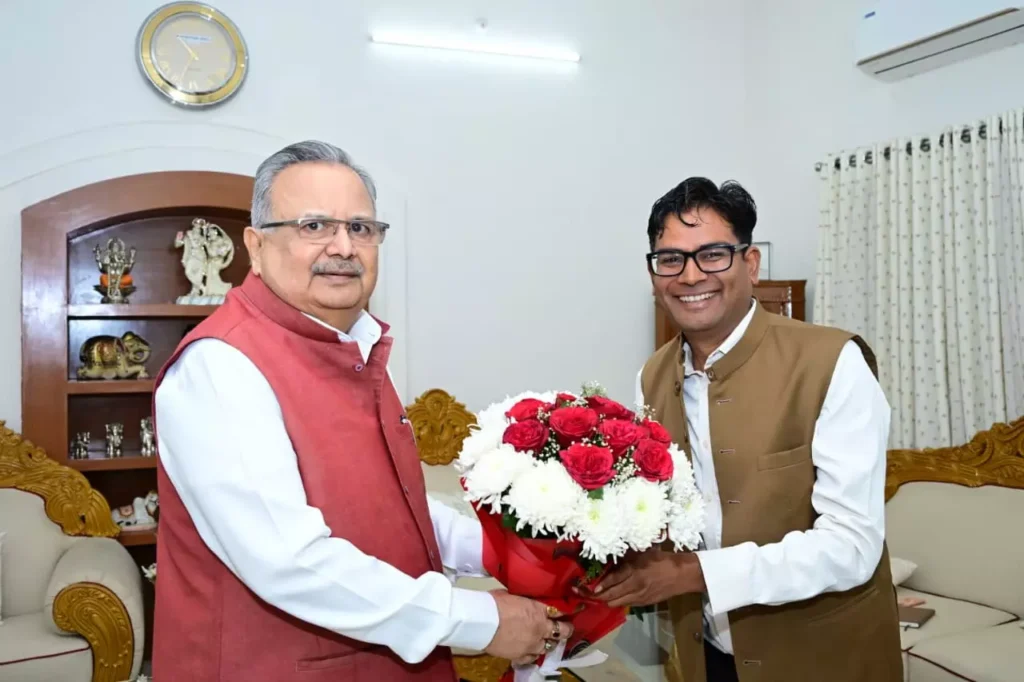 छत्तीसगढ़ विधानसभा बजट सत्र 2026: वित्त मंत्री ओपी चौधरी ने रमन सिंह से की बैठक