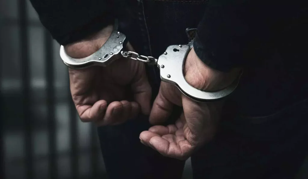 भिलाई पुलिस ने गांजा तस्कर को रंगे हाथ गिरफ्तार, 1.7 किलो बरामद भिलाई पुलिस ने गांजा तस्कर को रंगे हाथ गिरफ्तार, 1.7 किलो बरामद