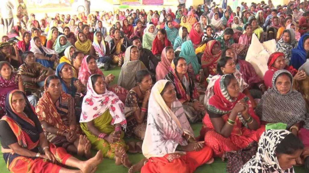 छत्तीसगढ़ में 87 हजार मिड डे मील रसोइये अनिश्चितकालीन हड़ताल पर