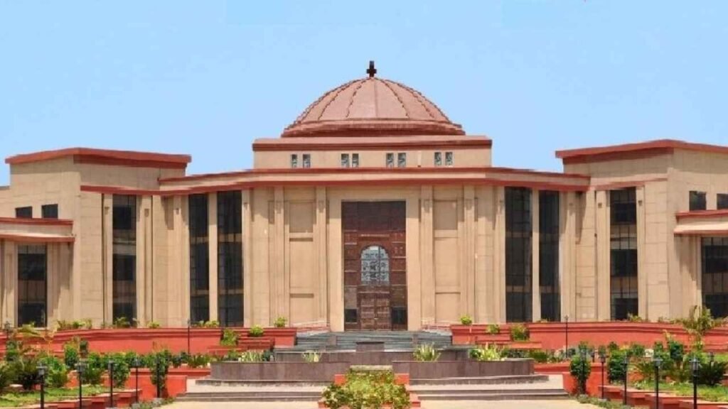 CG High court: दुष्कर्म केस में महाराष्ट्र के डॉक्टर को राहत नहीं, हाई कोर्ट का FIR और चार्जशीट रद्द करने से इनकार