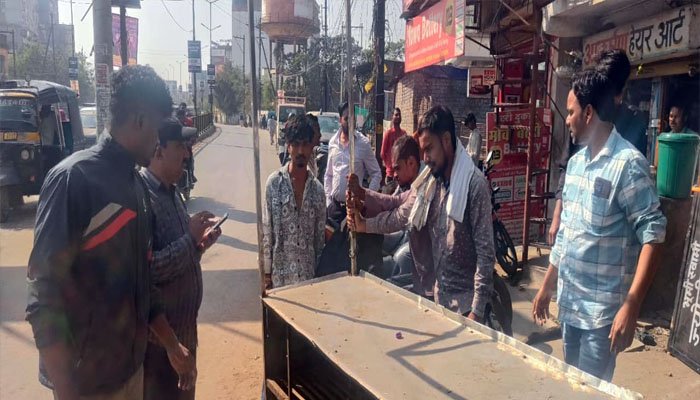 रायपुर में अतिक्रमण पर बड़ी चोट: टीम प्रहरी ने मोवा ब्रिज मार्ग कराया खाली