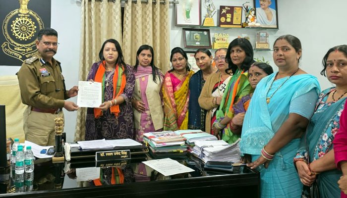 महिलाओं पर अभद्र टिप्पणी का बवाल, कांग्रेस विधायक पर एफआईआर की मांग महिलाओं पर अभद्र टिप्पणी का बवाल, कांग्रेस विधायक पर एफआईआर की मांग