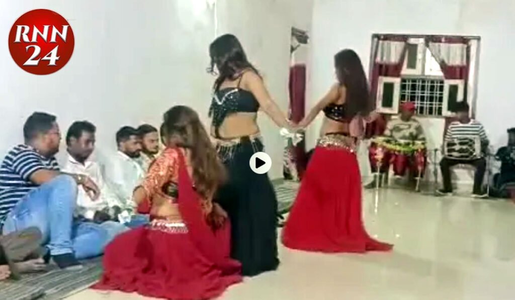 अश्लील डांस
