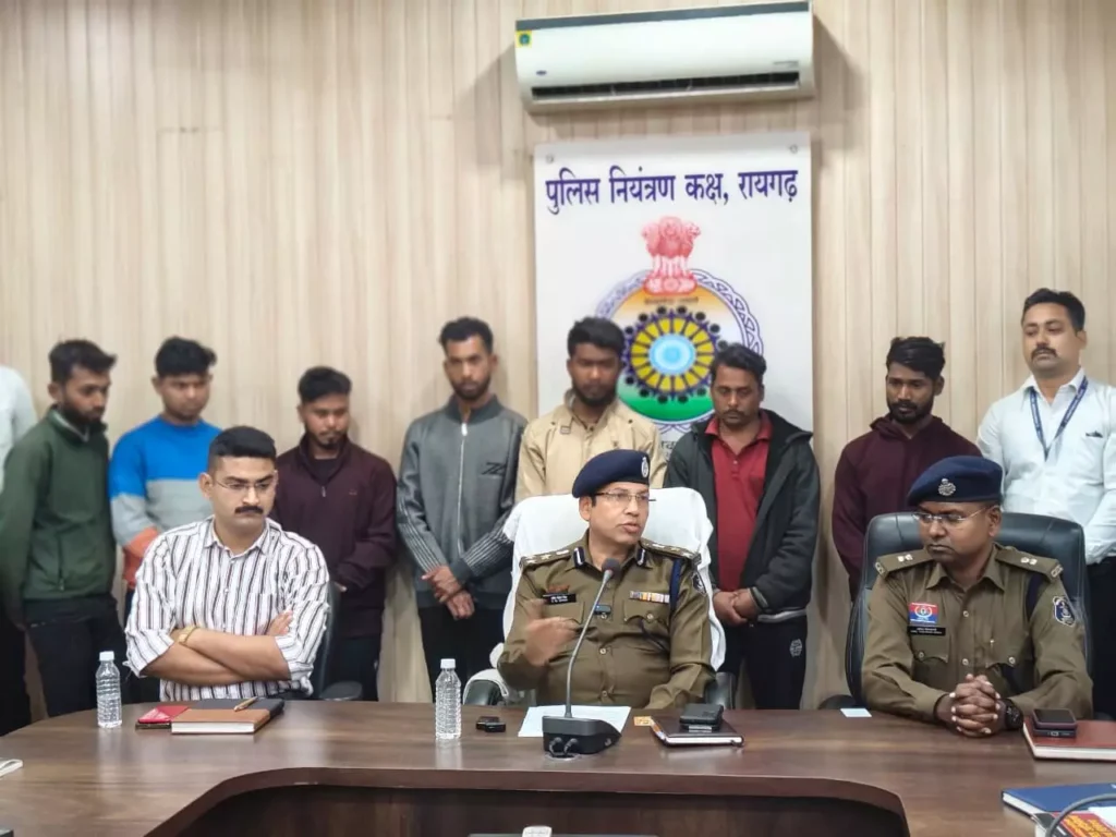 रायगढ़ में बाइक चोरी और फर्जी दस्तावेज गिरोह का भंडाफोड़, 7 आरोपी गिरफ्तार रायगढ़ में बाइक चोरी और फर्जी दस्तावेज गिरोह का भंडाफोड़, 7 आरोपी गिरफ्तार