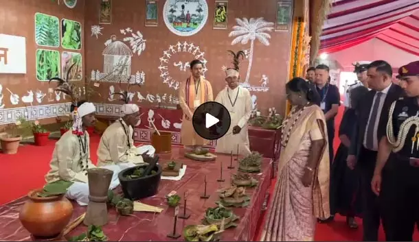 राष्ट्रपति द्रौपदी मुर्मू ने किया बस्तर पंडुम 2026 का शुभारंभ, जगदलपुर में उत्सव का माहौल राष्ट्रपति द्रौपदी मुर्मू ने किया बस्तर पंडुम 2026 का शुभारंभ, जगदलपुर में उत्सव का माहौल