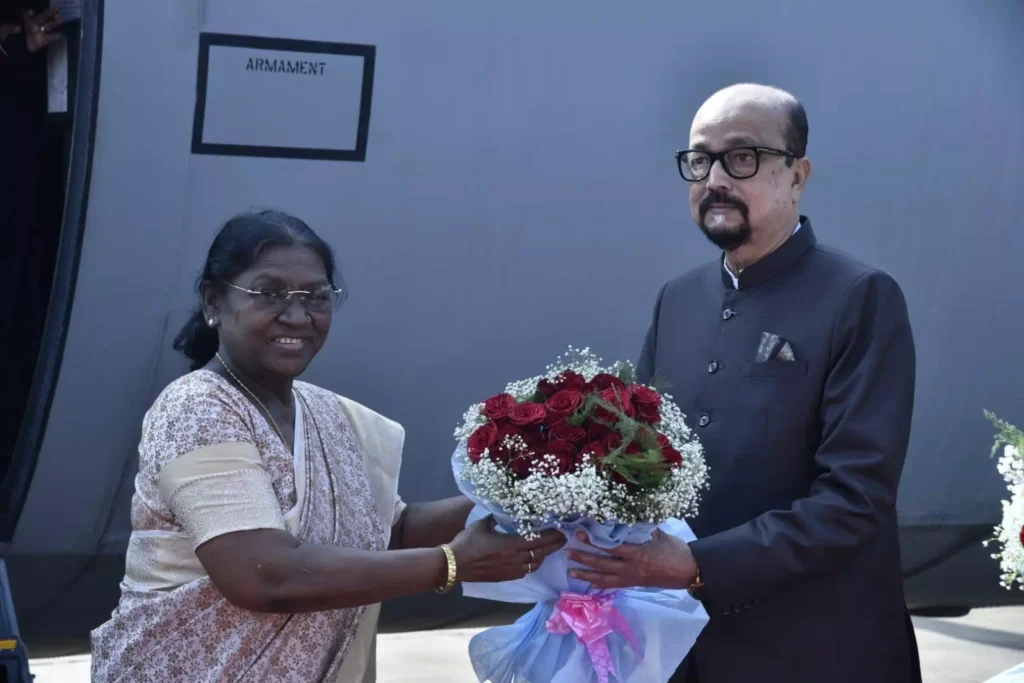 राष्ट्रपति द्रौपदी मुर्मू का जगदलपुर आगमन, बस्तर पण्डुम का करेंगी शुभारंभ
