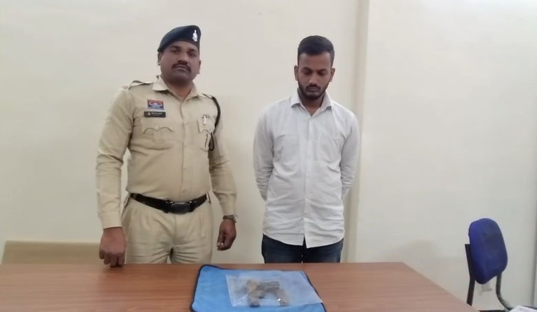 पिस्टल और मैग्जीन के साथ युवक गिरफ्तार, गुढ़ियारी पुलिस की कार्रवाई