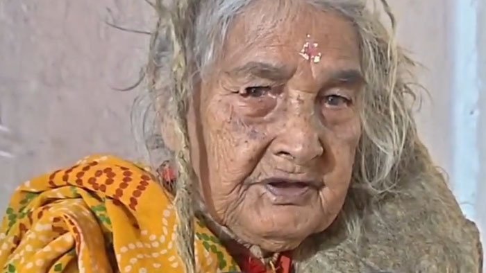 राजिम कुंभ कल्प में 100 साल की रामकली के सर में 6 फीट का लंबी बालो की लट (जटाजूट) आकर्षण का केंद्र बना