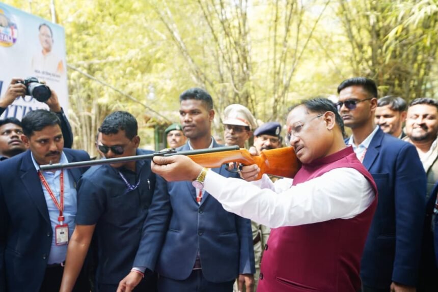 मुख्यमंत्री साय ने 10 रुपये की टिकट लेकर लिया एडवेंचर स्पोर्ट्स का आनंद, मयाली नेचर कैंप में युवाओं के लिए रोजगार का संदेश