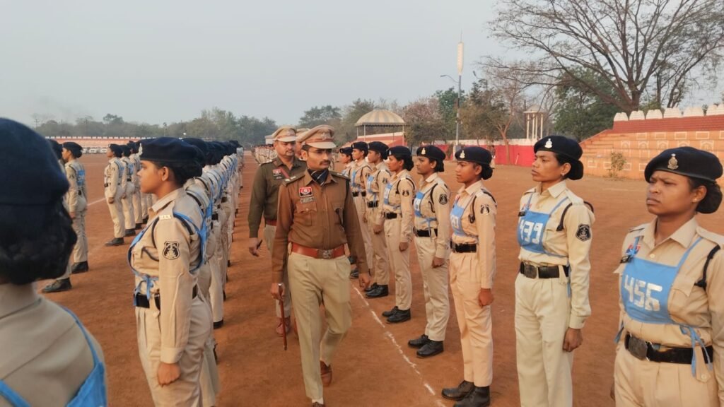 रायपुर पुलिस लाईन में बलवा ड्रिल अभ्यास, पुलिसकर्मियों को सतर्कता व अनुशासन का प्रशिक्षण