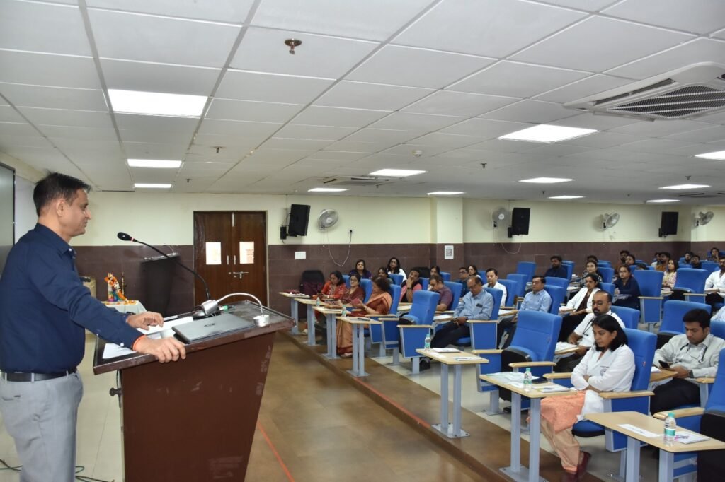 एम्स रायपुर में पीजी छात्रों के लिए शोध कार्यशाला का आयोजन; भविष्य के वैज्ञानिकों को किया सशक्त