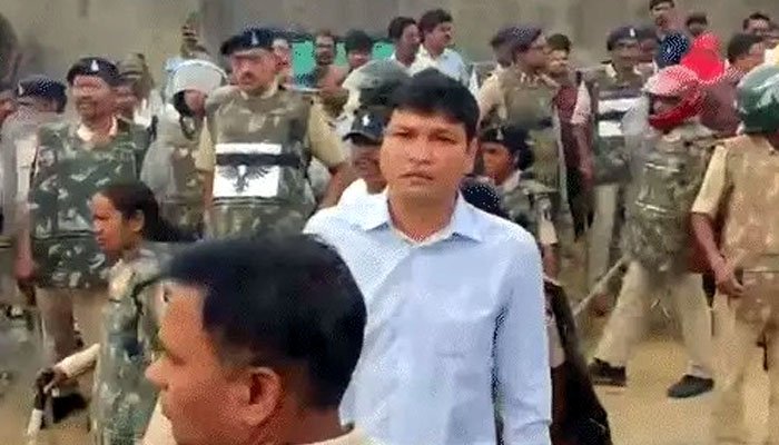 अतिक्रमण हटाने पर बवाल