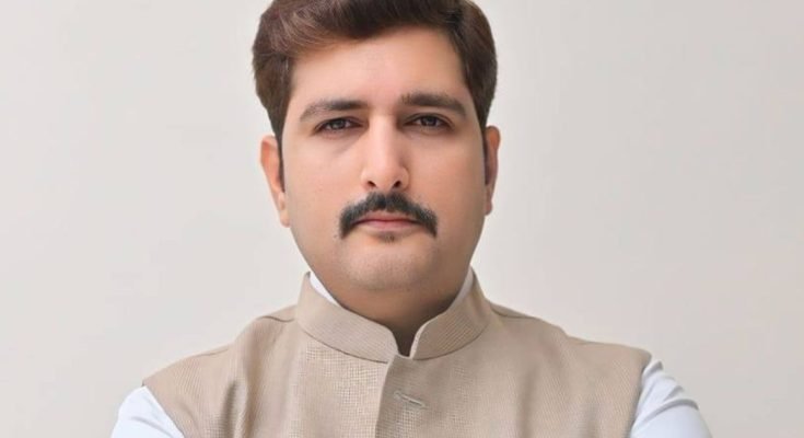 होली में दुश्मनों के भी गले मिलने की परंपरा है ऐसे में कांग्रेस का होली न खेलने का निर्णय घोर अपराध:अमित चिमनानी