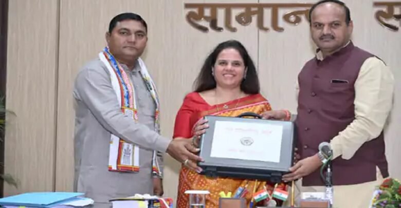 महापौर मीनल चौबे ने पेश किया नगर निगम 2026-27 का बजट, जानिए क्या कुछ है खास