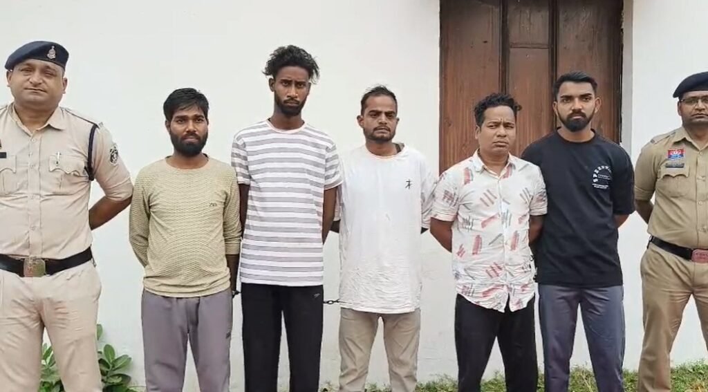 Satta App : महादेव के बाद ‘सांई सट्टा ऐप’ का भंडाफोड़…! IPL के बीच हाईटेक रैकेट का पर्दाफाश…5 गिरफ्तार, 2 फरार Satta App: After 'Mahadev', the 'Sai Satta App' Racket Busted! High-Tech Syndicate Exposed Amidst the IPL