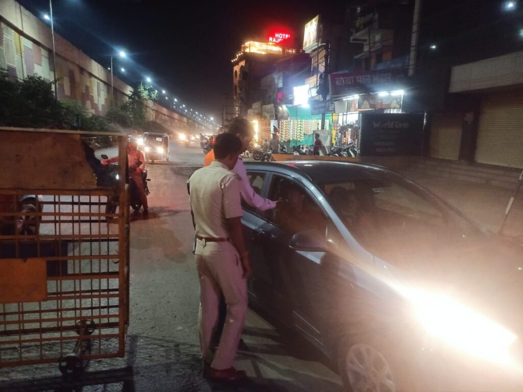 VIP vs. Common Man: Allegations of 'Double Standards' in Raipur Traffic Enforcement...! Strictness for the General Public... Exemptions for Government Vehicles? Watch VIDEO Here.