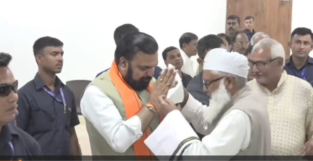 CM Muslim Cap Controversy: CM Samrat Chaudhary Rejects Muslim Cap... Accepts Gamcha and Bouquet Instead! Political Uproar Ensues... Watch VIDEO Here.