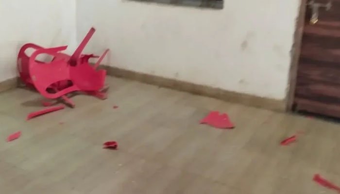 कांग्रेस भवन बना अखाड़ा: कार्यकर्ताओं में जमकर मारपीट, गुटबाजी आई खुलकर सामने कार्यकर्ताओं में जमकर मारपीट