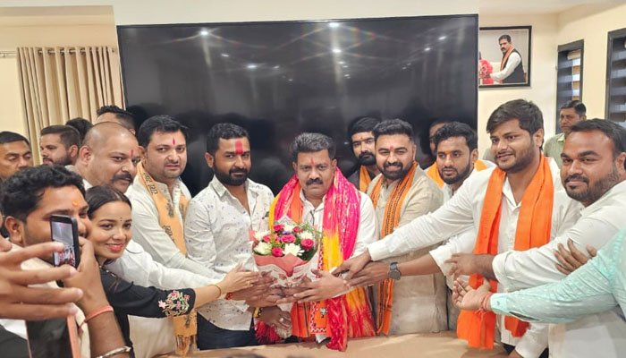 नक्सल मुक्त छत्तीसगढ़ पर भाजयुमो का आभार, डिप्टी CM विजय शर्मा से की मुलाकात नक्सल मुक्त छत्तीसगढ़ के लिए जताया आभार