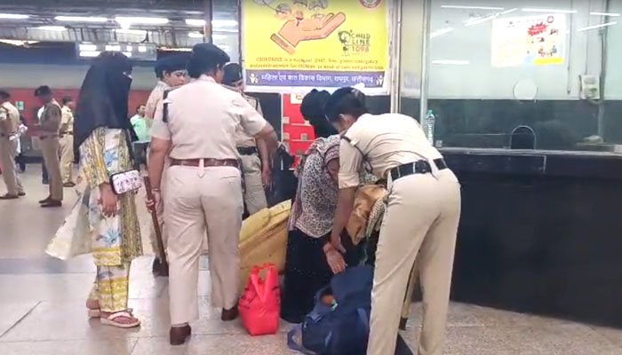 यात्रियों की सघन जांच