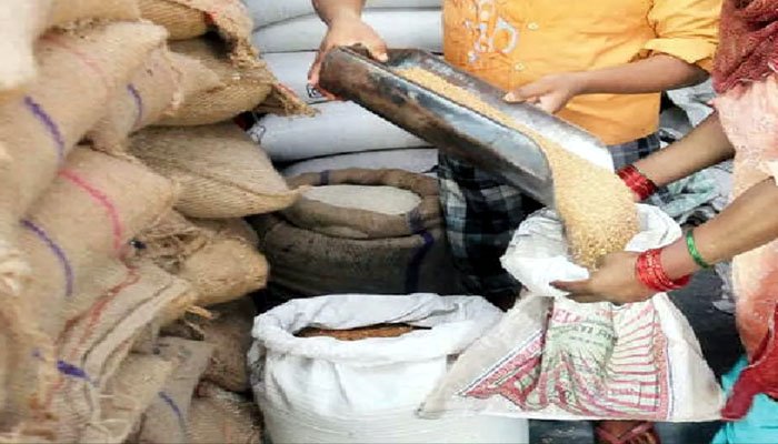 राशन वितरण पर कांग्रेस का हमला, ‘दुकानों में चावल नहीं, सरकार कर रही प्रचार’ राशन वितरण
