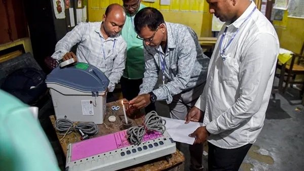 West Bengal Repoll : ब्रेकिंग…इस विधानसभा में बड़ा फैसला…! EVM गड़बड़ी और हिंसा के बाद सभी 285 बूथों पर फिर से मतदान…21 मई को वोटिंग West Bengal Repoll: Breaking... Major decision regarding this Assembly constituency! Following EVM irregularities and violence, re-polling to be held at all 285 booths... Voting on May 21.