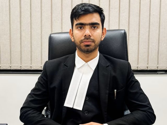 Judge Suicide : दुखद…युवा जज ने कर ली आत्महत्या…! घर के बाथरूम में फंदे से लटका हुआ मिला शव…पत्नी और IAS साली पर गंभीर आरोप Judge's Suicide: Tragic... Young Judge Commits Suicide! Body Found Hanging in Home Bathroom... Serious Allegations Leveled Against Wife and IAS Sister-in-Law.