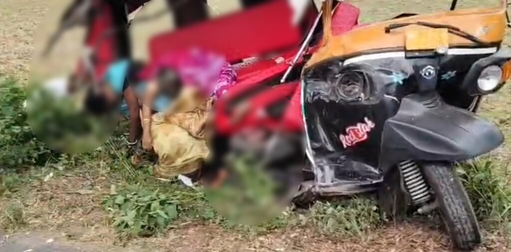 Odisha Bus Accident: Speeding Bus Drags Auto-rickshaw for Several Meters...! 6 Tragically Dead... Faint-hearted Viewers Advised Not to Watch This Video.