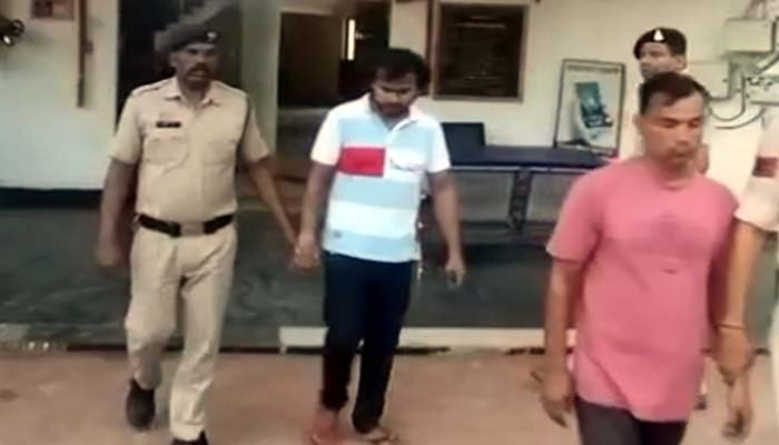 भारतीय पेट्रोलियम कंपनी डीजल चोरी के मामले में राष्ट्रीय गिरोह ढाबा संचालक व टैंकर चालक गिरफ्तार ढाबा संचालक व टैंकर चालक गिरफ्तार