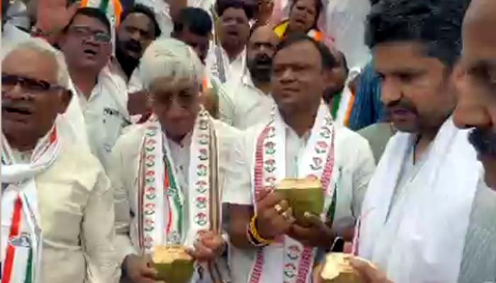 विश्रामपुर में कांग्रेस का धरना समाप्त, दीपक बैज और टीएस सिंहदेव ने खत्म किया अनशन दीपक बैज और टीएस सिंहदेव ने खत्म किया अनशन