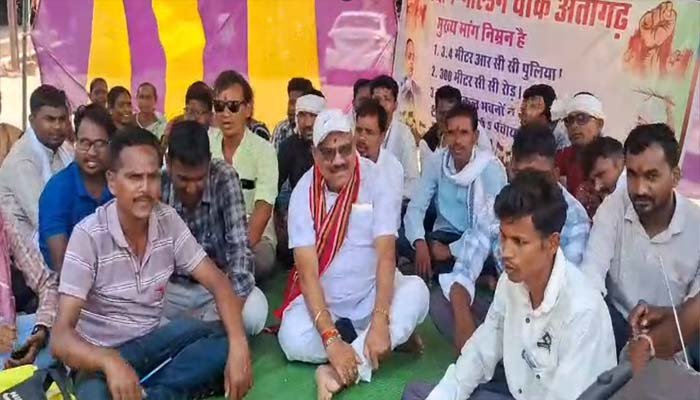 56 ग्राम पंचायतों के सरपंचों ने दिया सामूहिक इस्तीफा नाराज सरपंचों ने दिया सामूहिक इस्तीफा