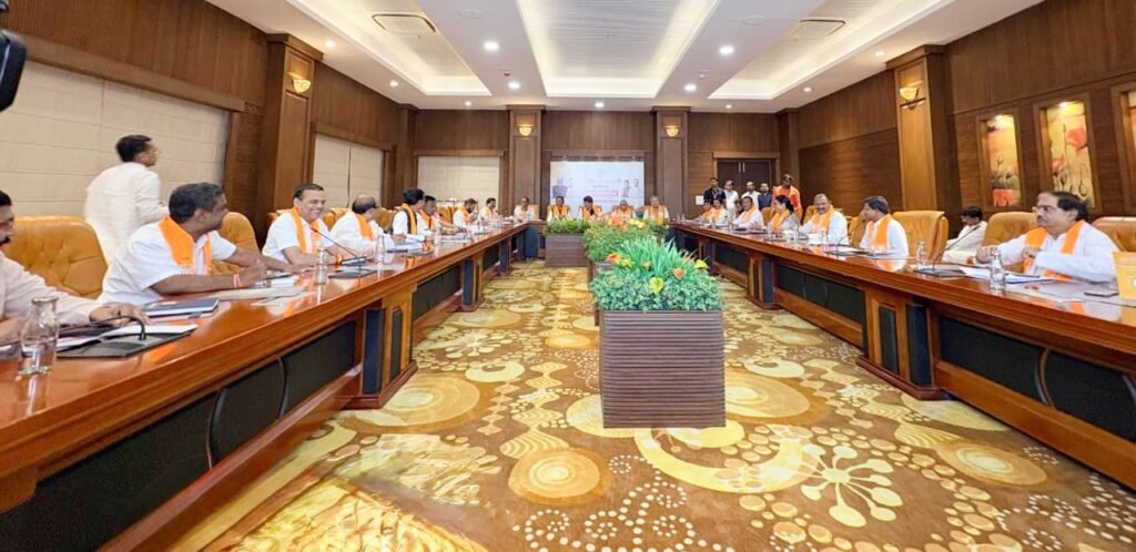 BJP New Core Committee : कोर कमेटी में विष्णुदेव साय, किरण देव सहित नई टीम घोषित…! कई दिग्गज बाहर…यहां देखें BJP New Core Committee: New Team Announced, Including Vishnudeo Sai and Kiran Dev...! Several Stalwarts Dropped... See Here.