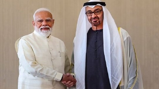LPG LNG Deal India UAE : मोदी की बड़ी कूटनीतिक जीत…! UAE देगा भारत को तेल सुरक्षा कवच…30 मिलियन बैरल स्टोरेज पर समझौता LPG-LNG Deal: India-UAE — Modi's Major Diplomatic Victory! UAE to Provide India with an 'Oil Security Shield' — Agreement Reached on 30 Million Barrels of Storage.
