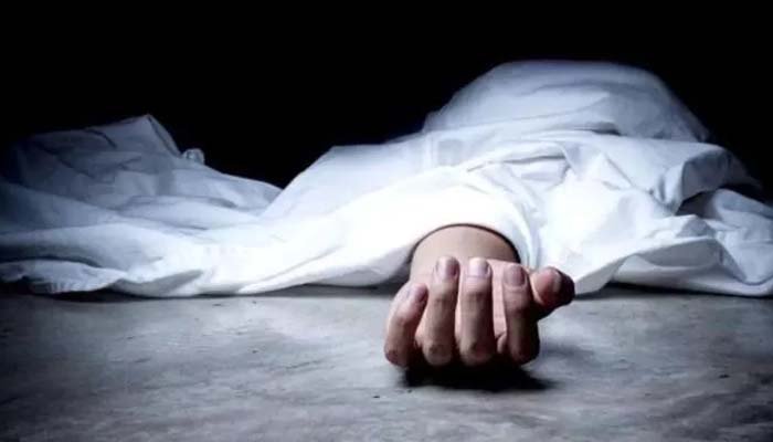 विवाहिता की संदिग्ध मौत से हड़कंप, परिजनों ने लगाया प्रताड़ना का आरोप विवाहिता की संदिग्ध मौत से हड़कंप