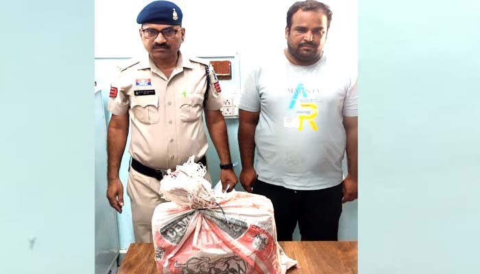 तेलीबांधा पुलिस की एनडीपीएस कार्रवाई, दो मामलों में 7.476 किलो गांजा जब्त, आरोपी गिरफ्तार दो मामलों में 7.476 किलो गांजा जब्त