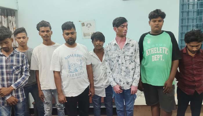 रायपुर पुलिस का विशेष अभियान: एक सप्ताह में 154 लोगों पर कार्रवाई, 61 वारंटी और 93 संदिग्ध जेल भेजे गए 61 वारंटी और 93 संदिग्ध जेल भेजे गए