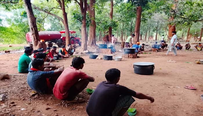  ग्रामसभा के फैसले के समर्थन में एकजुट हुए ग्रामीण