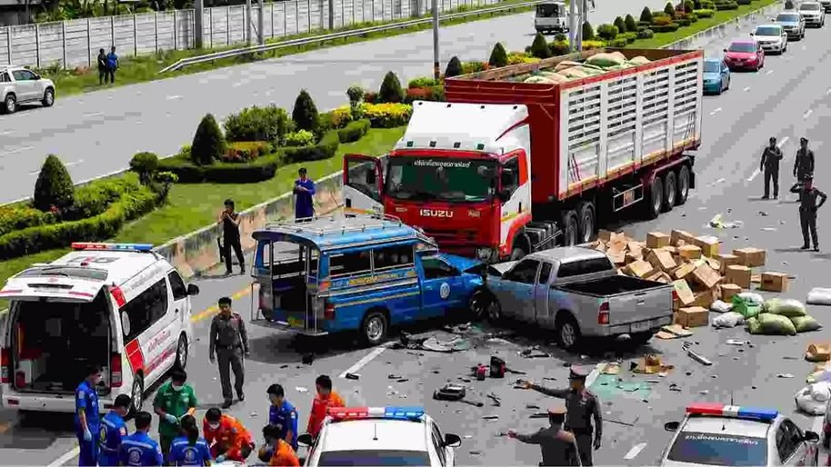Death of Buddhist Monks : पैदल तीर्थयात्रा पर निकले भिक्षुओं को पिकअप ने रौंदा…! 13 की मौत…बिना इजाजत ट्रक लेकर निकला 11 साल का बच्चा…यहां देखें VIDEO Death of Buddhist Monks: Pickup truck runs over monks on a pilgrimage on foot...! 13 dead... 11-year-old child took the truck out without permission... Watch the video here.